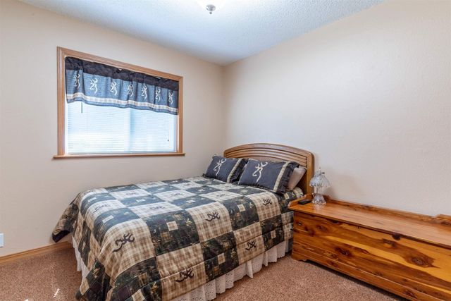 2028 Tilbury Road, Waterloo, IA 50701
