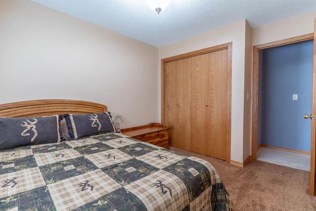 2028 Tilbury Road, Waterloo, IA 50701