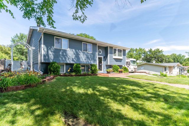 2028 Tilbury Road, Waterloo, IA 50701