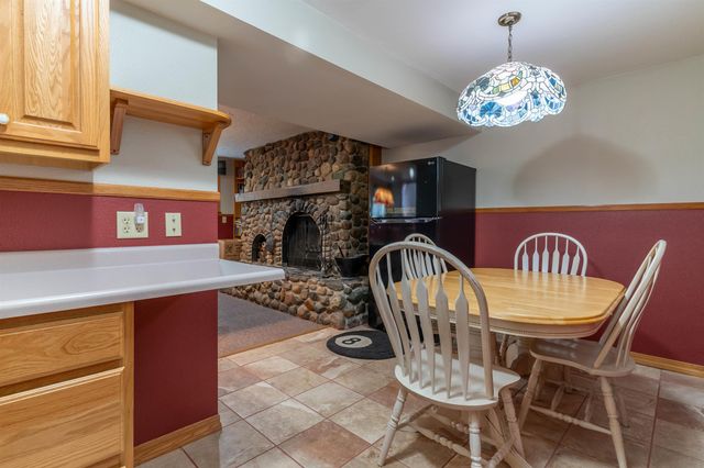 2028 Tilbury Road, Waterloo, IA 50701