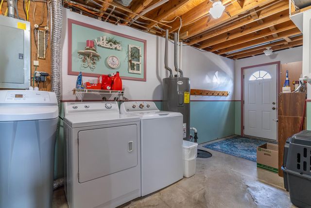 2028 Tilbury Road, Waterloo, IA 50701
