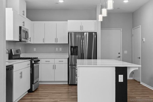 5223 Surfwalk Way 111, San Diego, CA 92154