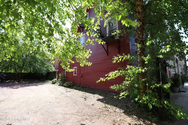 49 Washington Avenue, Schenectady, NY 12305