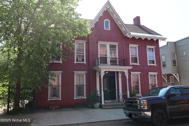 49 Washington Avenue, Schenectady, NY 12305