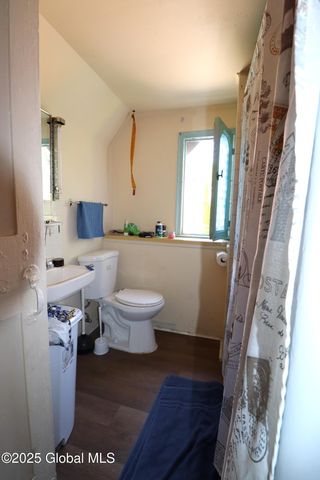 49 Washington Avenue, Schenectady, NY 12305