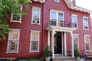 49 Washington Avenue, Schenectady, NY 12305