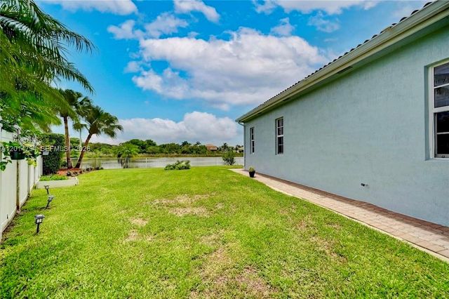 1580 SW 164th Ave, Pembroke Pines, FL 33027