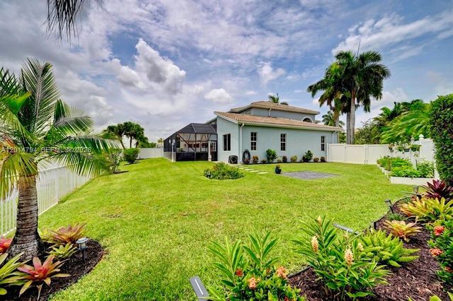 1580 SW 164th Ave, Pembroke Pines, FL 33027