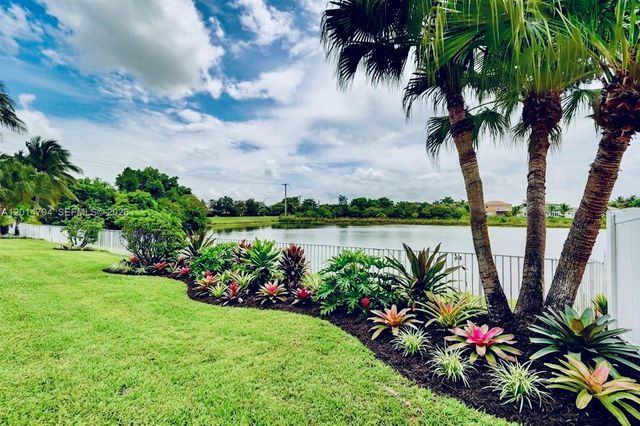 1580 SW 164th Ave, Pembroke Pines, FL 33027