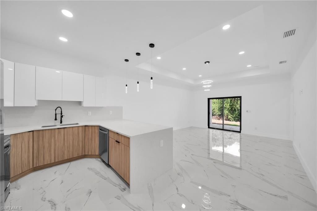 306 / 308 Bell BLVD S, LEHIGH ACRES, FL 33974 — photo 5