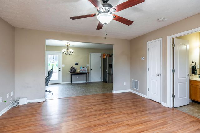 4045 Firestone Way, Shelbyville, KY 40065