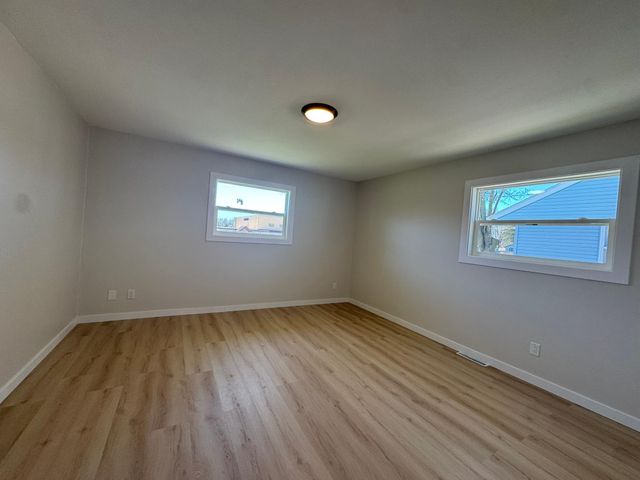 540 E 2nd Street, Waconia, MN 55387