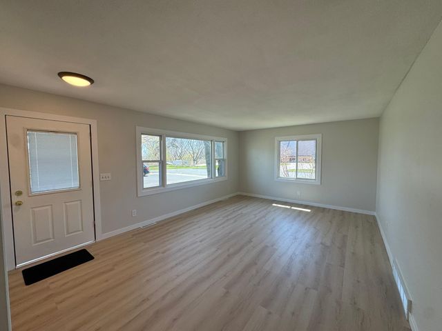 540 E 2nd Street, Waconia, MN 55387
