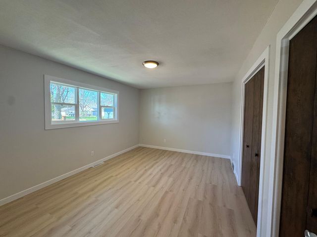540 E 2nd Street, Waconia, MN 55387