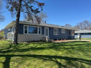 540 E 2nd Street, Waconia, MN 55387