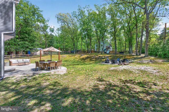 21 HAWTHORNE DR, Medford, NJ 08055
