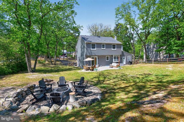 21 HAWTHORNE DR, Medford, NJ 08055
