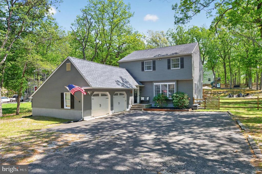 21 HAWTHORNE DR, Medford, NJ 08055