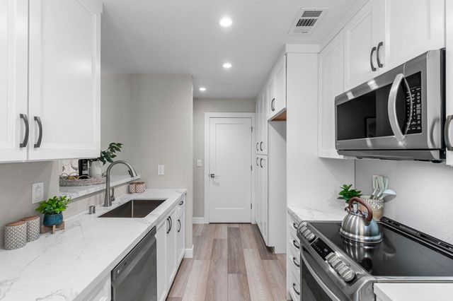 8170 8170 Mountain View Dr F, Pleasanton, CA 94588