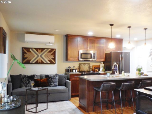 204 N RUSSELL St, Joseph, OR 97846