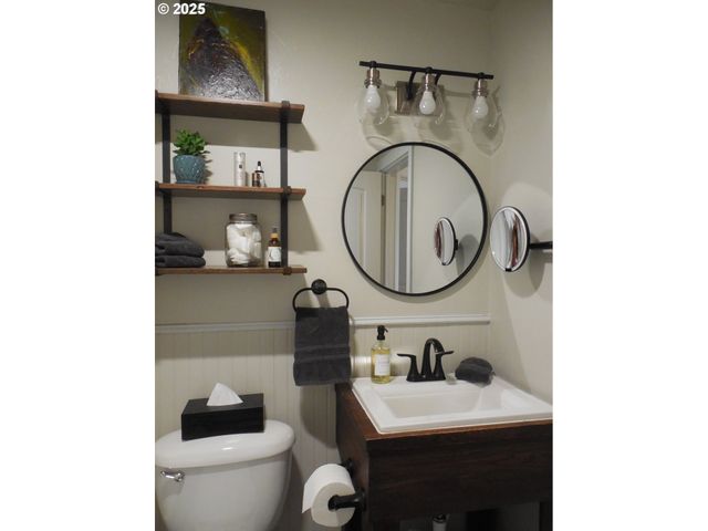 204 N RUSSELL St, Joseph, OR 97846