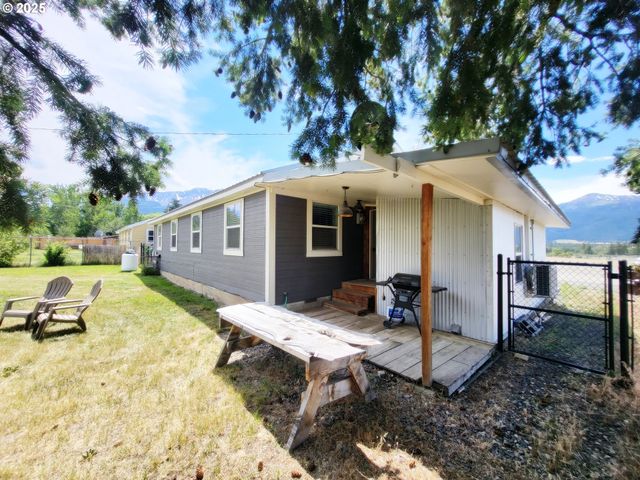 204 N RUSSELL St, Joseph, OR 97846