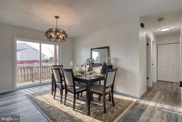 3330 E PHEASANT DR, Dover, PA 17315