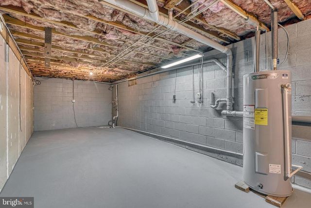 3330 E PHEASANT DR, Dover, PA 17315