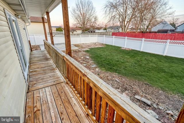 3330 E PHEASANT DR, Dover, PA 17315