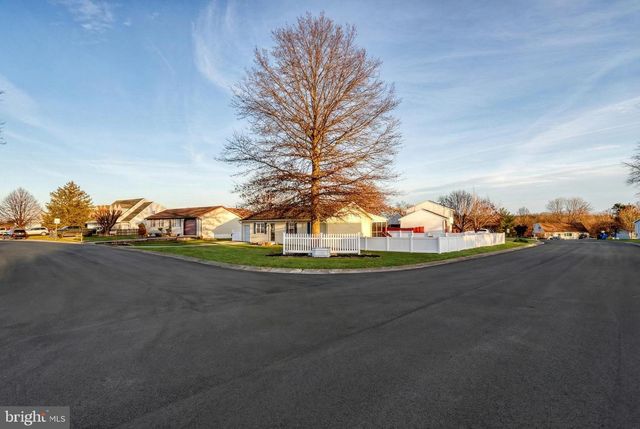 3330 E PHEASANT DR, Dover, PA 17315