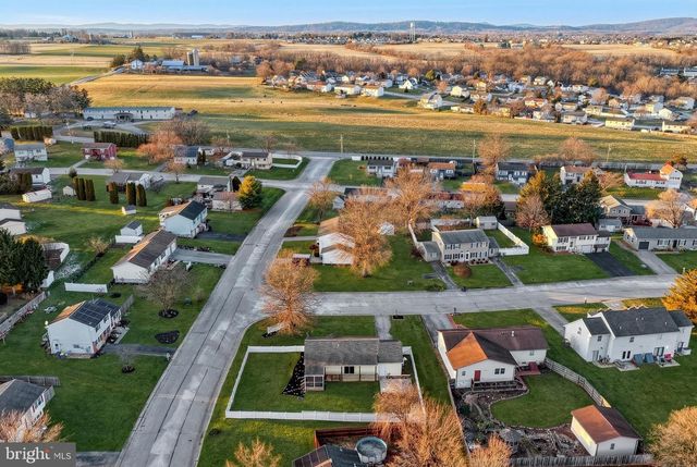 3330 E PHEASANT DR, Dover, PA 17315