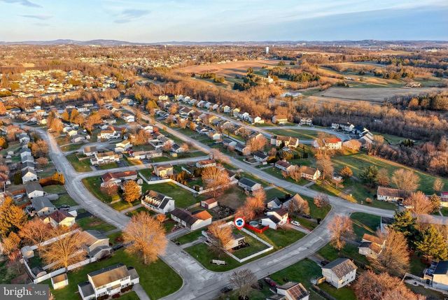 3330 E PHEASANT DR, Dover, PA 17315