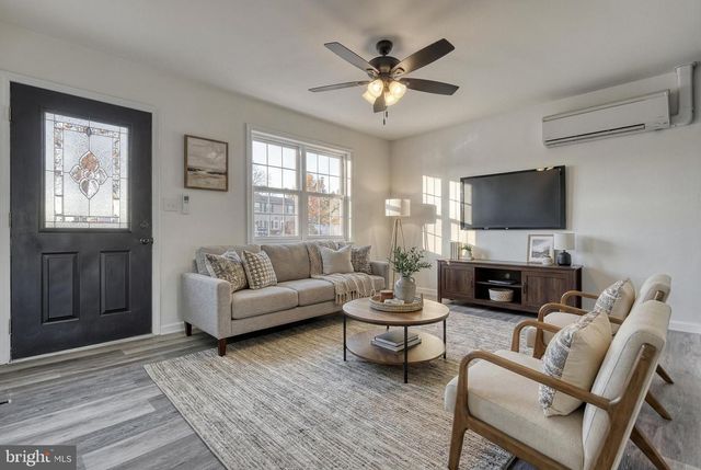 3330 E PHEASANT DR, Dover, PA 17315