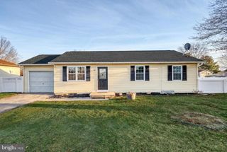 3330 E PHEASANT DR, Dover, PA 17315