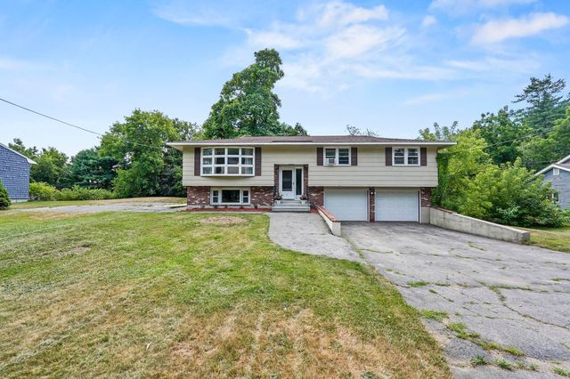 7 Hoodkroft Drive, Derry, NH 03038