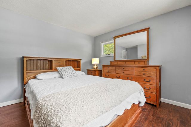 7 Hoodkroft Drive, Derry, NH 03038