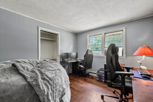 7 Hoodkroft Drive, Derry, NH 03038
