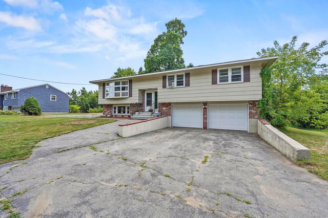7 Hoodkroft Drive, Derry, NH 03038