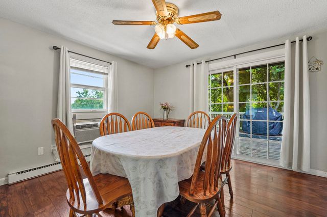 7 Hoodkroft Drive, Derry, NH 03038