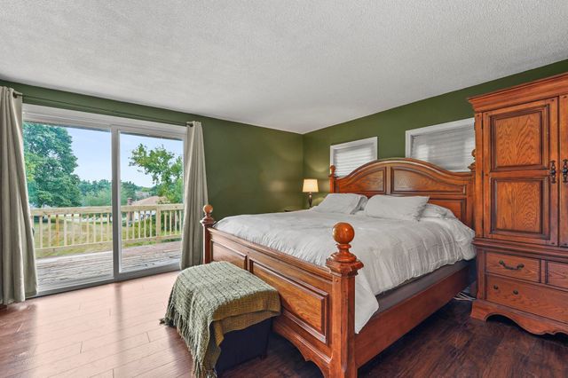 7 Hoodkroft Drive, Derry, NH 03038