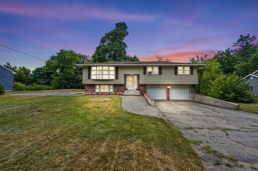 7 Hoodkroft Drive, Derry, NH 03038