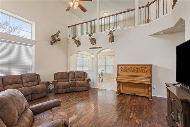 5300 Crossville Drive, Waco, TX 76708