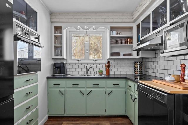 1018 W PARKWAY BOULEVARD, Appleton, WI 54914