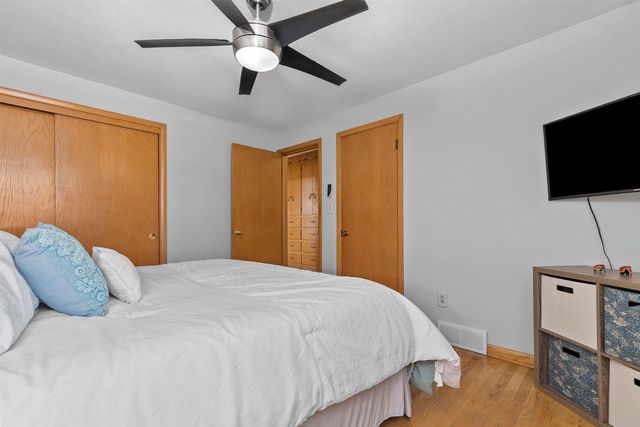 1018 W PARKWAY BOULEVARD, Appleton, WI 54914