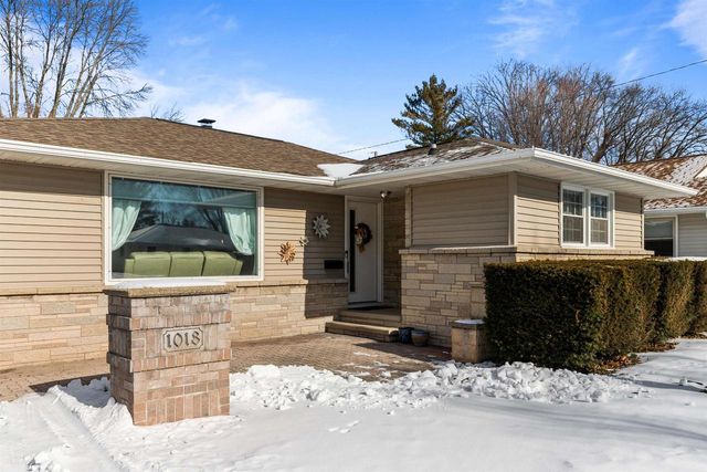 1018 W PARKWAY BOULEVARD, Appleton, WI 54914