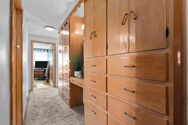 1018 W PARKWAY BOULEVARD, Appleton, WI 54914