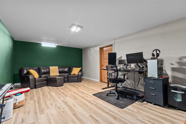 1018 W PARKWAY BOULEVARD, Appleton, WI 54914