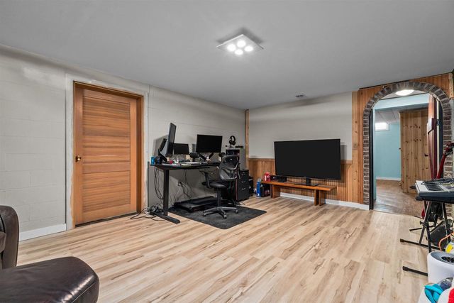 1018 W PARKWAY BOULEVARD, Appleton, WI 54914