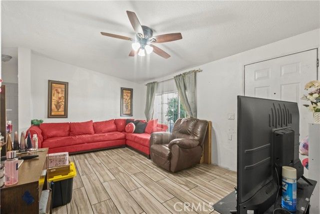 20401 Soledad Canyon Road 129, Canyon Country (santa Clarita), CA 91351