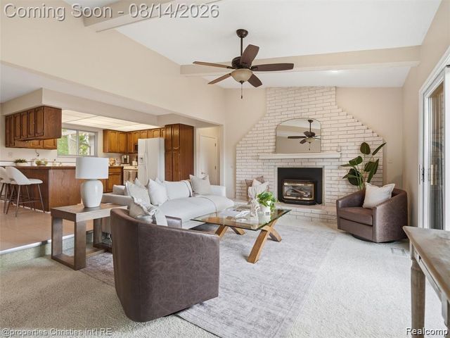 1721 Imperial Drive, Highland, MI 48356